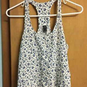 Cute flower print racer back top🦋